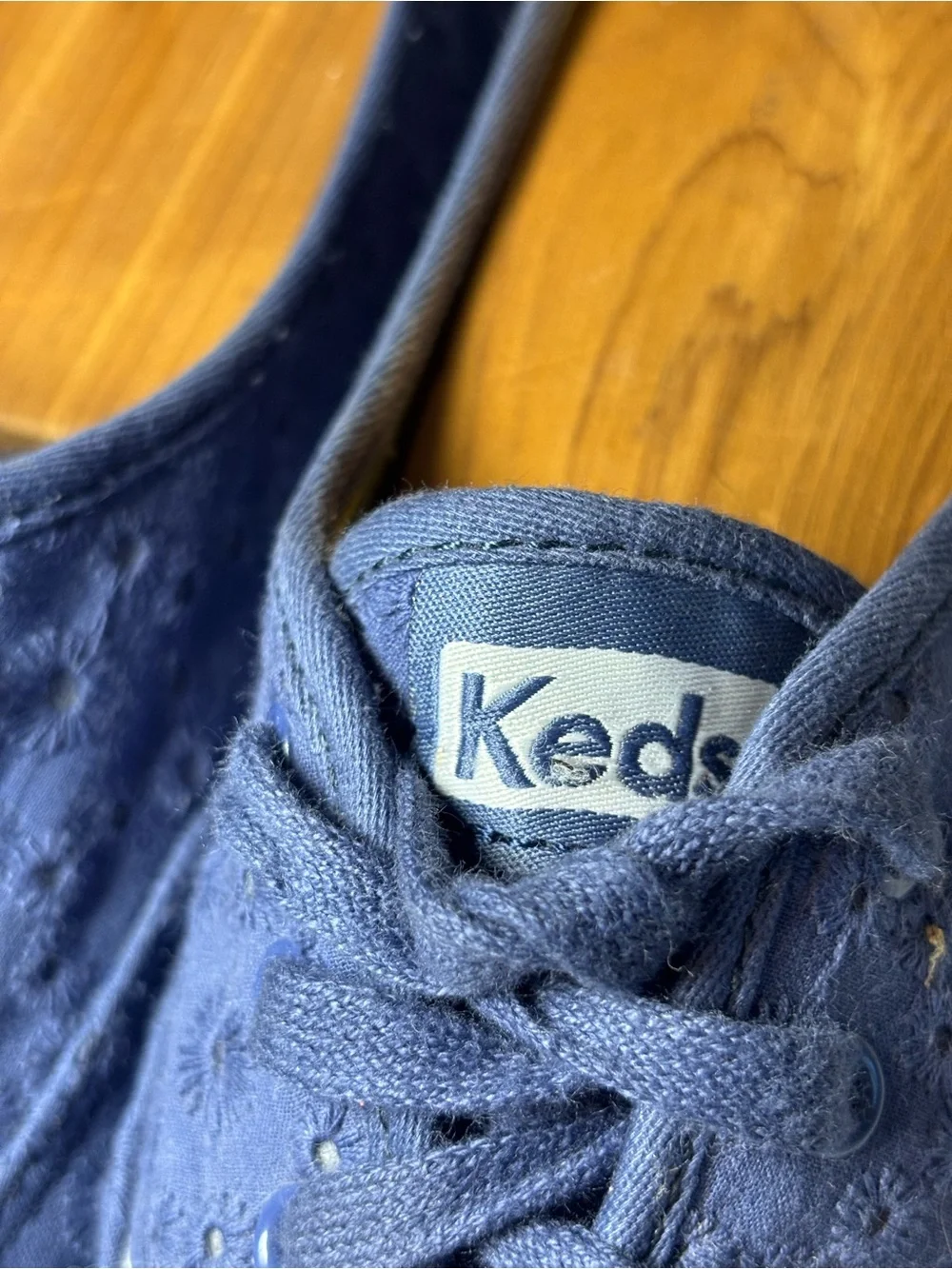 Keds Chambray  Blue Eyelet Canvas Lace-Up sneakers, classic keds, size 9